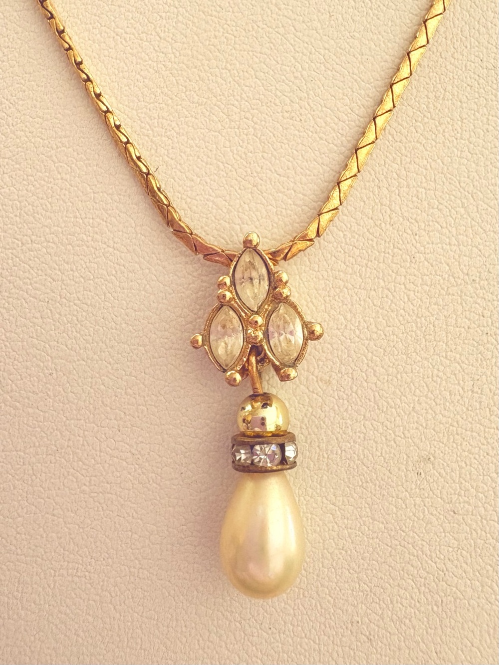 RARE Christian Dior Vintage Pearl Drop Pendant Necklace